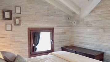 2 Schlafzimmer, Zimmersafe, Schreibtisch, Bügeleisen/Bügelbrett