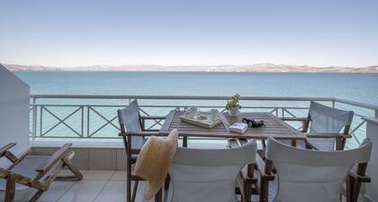 Urlaub am Meer mit einem Schlafzimmer Apartment, einzigartigen Meerblick Balkon, Kiveri, Nafplion