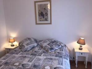3 bedrooms, soundproofing, iron/ironing board, free WiFi