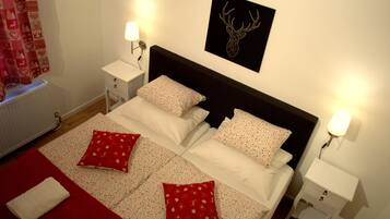 6 bedrooms, iron/ironing board, free WiFi, bed sheets