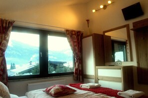 6 chambres, fer et planche à repasser, accès au Wi-Fi (inclus)