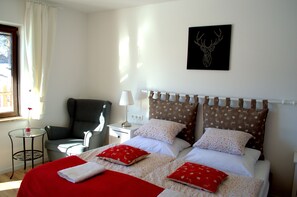 6 bedrooms, iron/ironing board, free WiFi, bed sheets