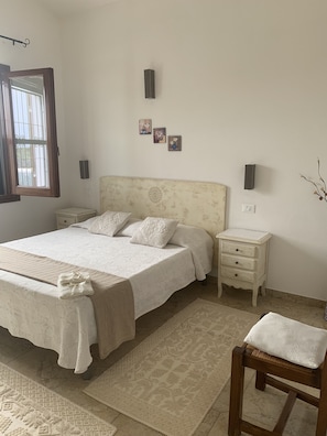 3 chambres, fer et planche à repasser, accès au Wi-Fi (inclus)