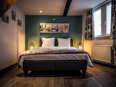 'De Hoedenmaker': Cosy 17th century Flemish House in historical centre of Bruges