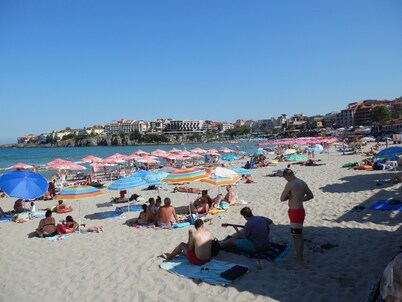 Detached House, private pool, in village  5km  from the sea and sandy beach