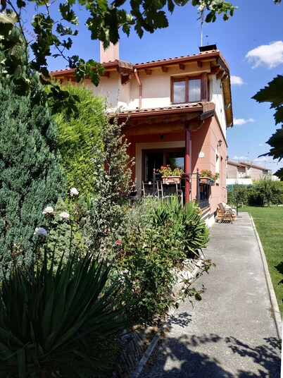 Rural House Cuarenta y Ocho Luces, 4 stars, 10 km from Burgos