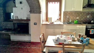 Kühlschrank, Ofen, Herdplatte, Toaster