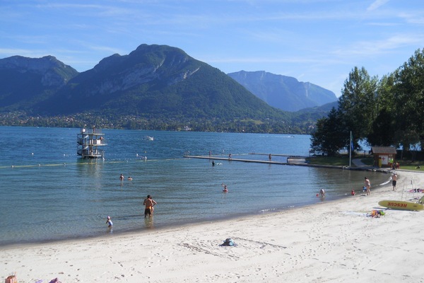 St Jorioz beach 2 minutes walk away