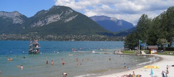 T3. 2 bäddar privat trädgård, 200 m till stranden. Cyklar, linne, rengöring inklusive