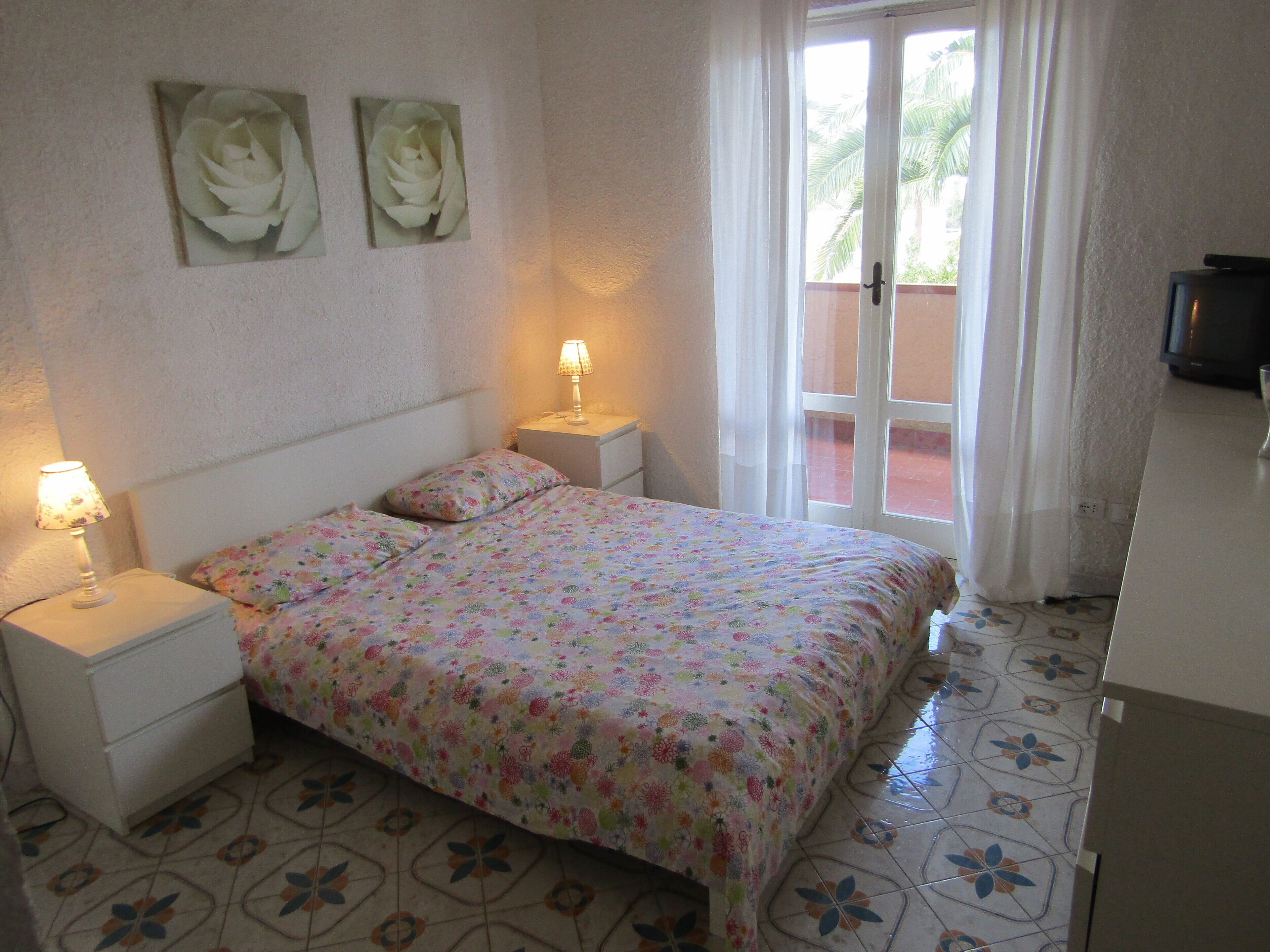 1 soverom, strykejern/-brett, reiseseng for barn og wi-fi (inkludert)