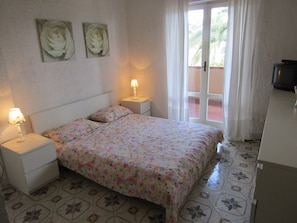 1 chambre, fer et planche Ă repasser, lit parapluie, Wi-Fi gratuit