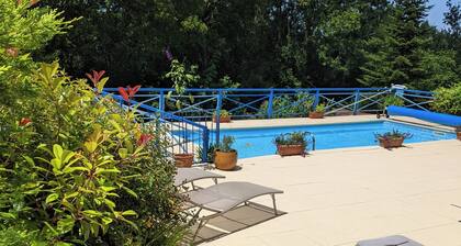 Tasteful spacious 1 bedroom apartment with PRIVATE POOL, balcony and patios