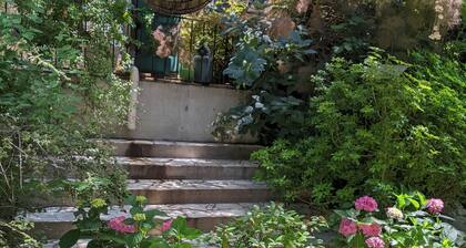 Tasteful spacious 1 bedroom apartment with PRIVATE POOL, balcony and patios