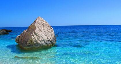 Villa with garden 200 meters from the sea