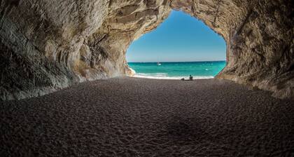 Huvila, puutarha, 200 metrin päässä merestä