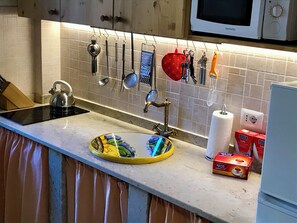 Refrigerador, microondas, horno y tostadora