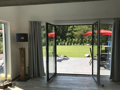 Detached vacation home on Lake Edersee Rehbach " Das Haus am See "