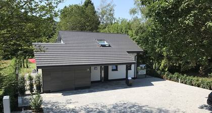 Detached vacation home on Lake Edersee Rehbach " Das Haus am See "