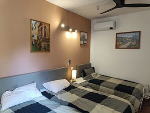 2 bedrooms, travel crib, free WiFi, bed sheets