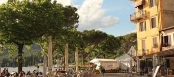 Feel-good oasis with its own garden - pool with Lake Garda view, bar and restaurant