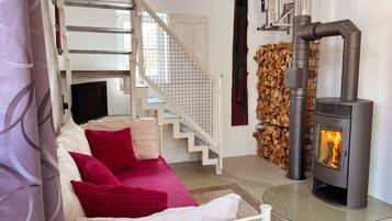 TV, fireplace, DVD player, table tennis