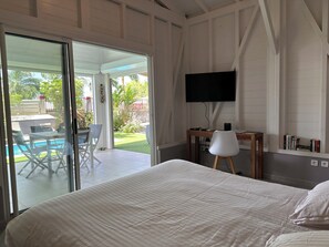 1 habitación, tabla de planchar con plancha, wifi gratis y ropa de cama 