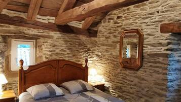 2 chambres, fer et planche à repasser, Wi-Fi gratuit, draps fournis