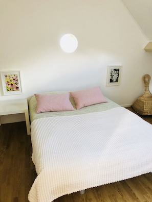 10 chambres, fer et planche à repasser, Wi-Fi, draps fournis