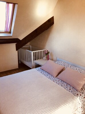 10 Schlafzimmer, Bügeleisen/Bügelbrett, WLAN, Bettwäsche