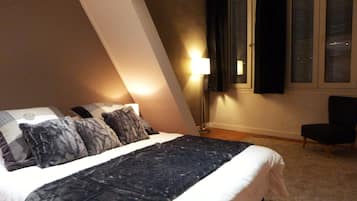 2 slaapkamers, geluiddichte muren, een strijkplank/strijkijzer, wifi