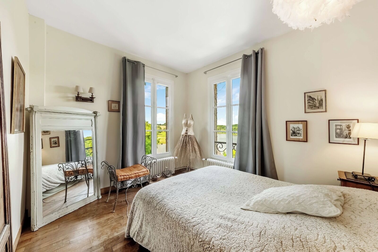 8 chambres, fer et planche à repasser, Wi-Fi