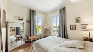 8 chambres, fer et planche à repasser, Wi-Fi