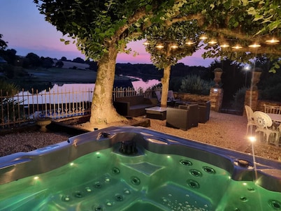 Waterfront Family Home | Pool, Spa & Fitness