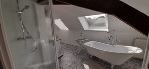 Badewanne, Haartrockner