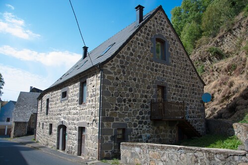 Pour les passionnés de randonnées et/ou de sports d'hiver SANCY/SUPER BESSE