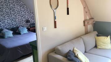 3 chambres, fer et planche à repasser, Wi-Fi, draps fournis