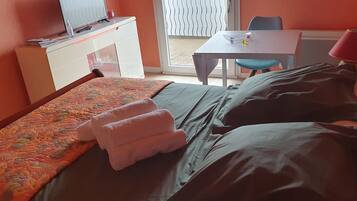 Fer et planche Ă repasser, Wi-Fi gratuit, draps fournis