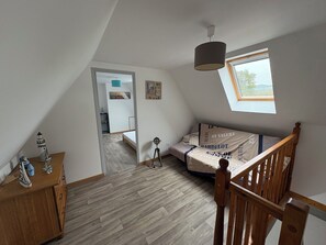 2 室のベッドルーム、アイロン / アイロン台、旅行用ベビーベッド、WiFi (無料)