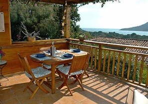 Outdoor dining - Rent in Porto Vecchio - Baie de Santa Giulia - Sea view 150 m beach (Porto-Vecchio)