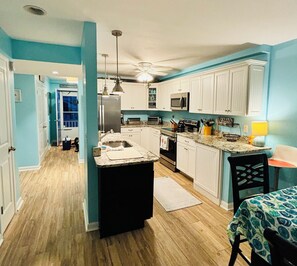 Fridge, microwave, oven, stovetop - Block from beach- Super Clean beach condo - Comfy! Pet Friendly - Avalon-SH (Avalon)