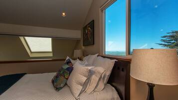 2 chambres, bureau, fer et planche Ă repasser, lit parapluie