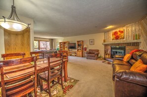 TV, fireplace - Cimarron Chalet - Huge Family Area with Coveted In-Town Location (Breckenridge)
