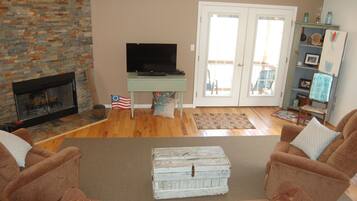TV, fireplace, DVD player