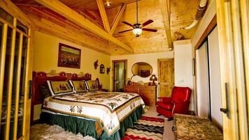 7 bedrooms, travel crib, WiFi, bed sheets