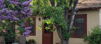 Perfect for two! Less than half mile from Yellowstone. 'Downtown' location.