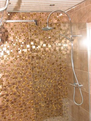 Shower, towels