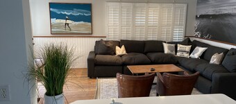 4 BDRM with pool, beach block, Steps to beach,walk to Bay village,Fantasy Island