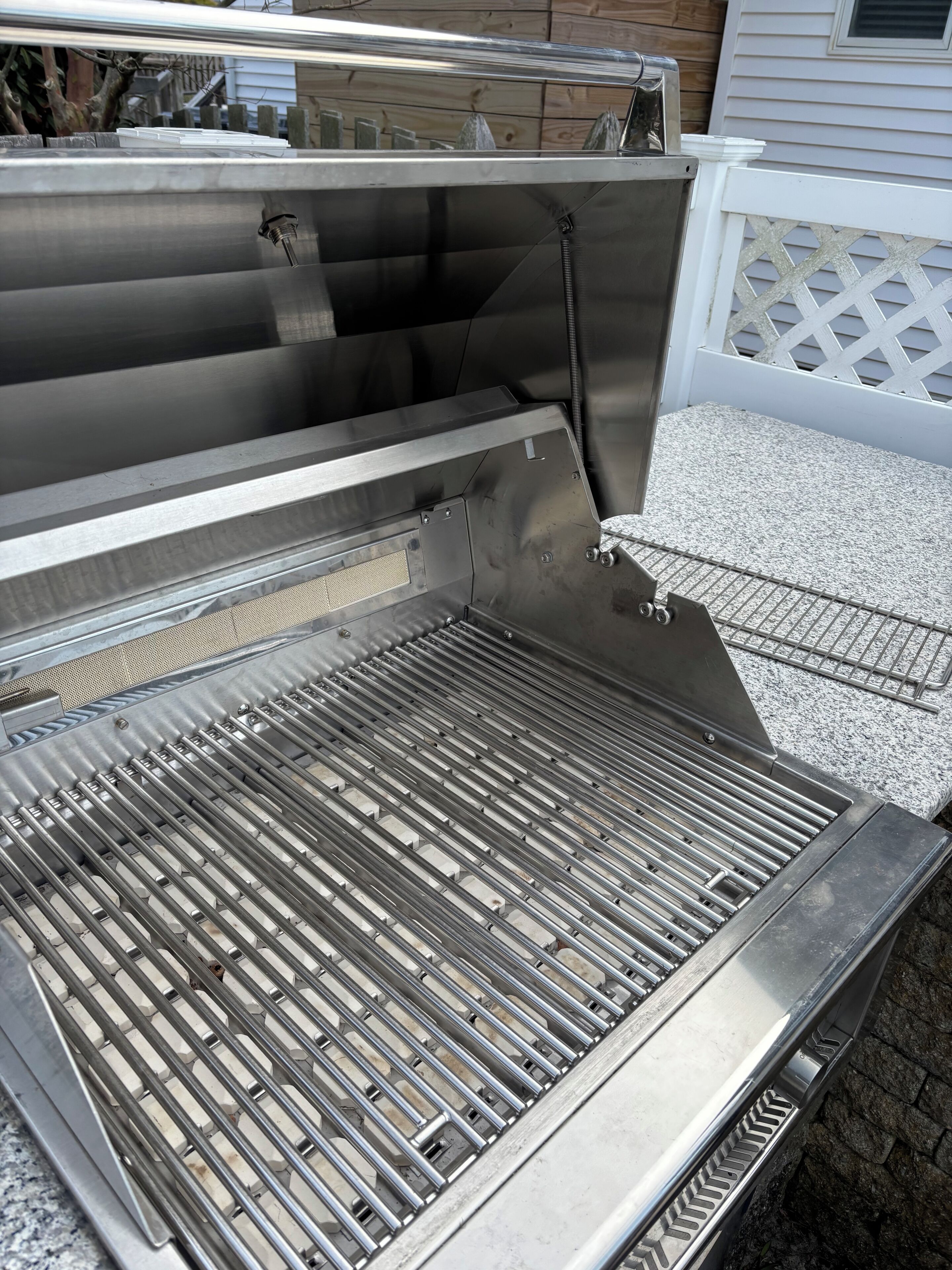 New lynx grill 1026.