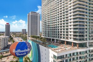 Exterior - LYFE RESORT,  OCEANFRONT BDG.  ROOFTOP POOL & RESTAURANT, WATER VIEWS GUARANTEED (Hollywood)