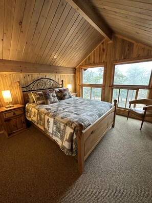 4 bedrooms, desk, iron/ironing board, travel cot